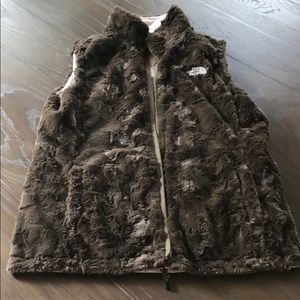 The North Face Jackets & Coats - White The North Face Reversible Vest Excellent Sm The North Face Jackets & Coats - White The North Face Reversible Vest Excellent Sm